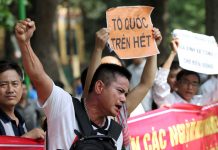 Những người Việt Nam  biểu tình chống Trung Quốc ngày 11/5/2014